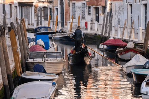   威尼斯试行“入境税”，逃税者罚款300欧元。 