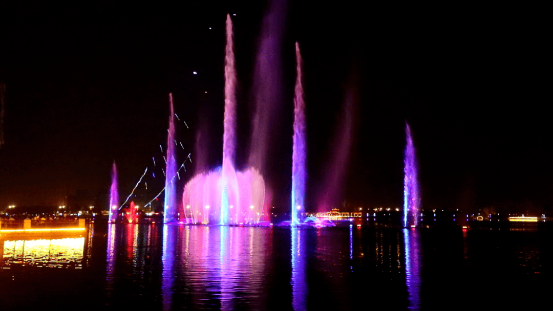 "五一"节假日期间 商丘市日月湖景区音乐喷泉播放时间公布