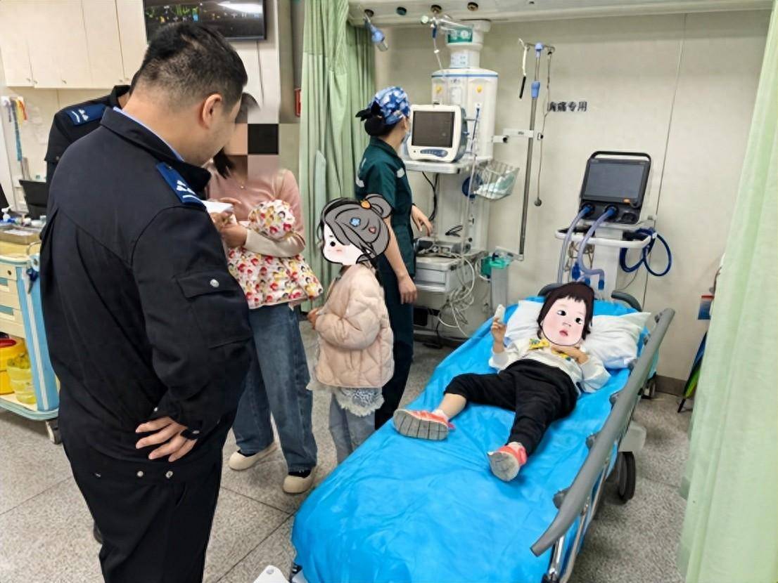 威海民警上演“生死时速”，儿童卡喉转危为安_生命_孩子_警车
