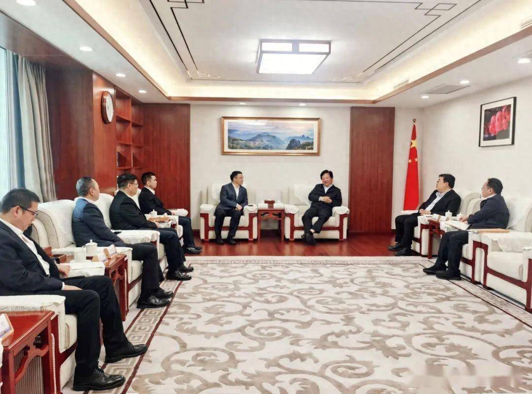 中建七局董文祥拜会烟台委副书记,市长郑德雁,并赴烟台短期工作