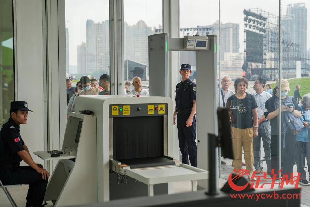 视频+图集｜白鹅潭大湾区艺术中心今日正式开门迎客