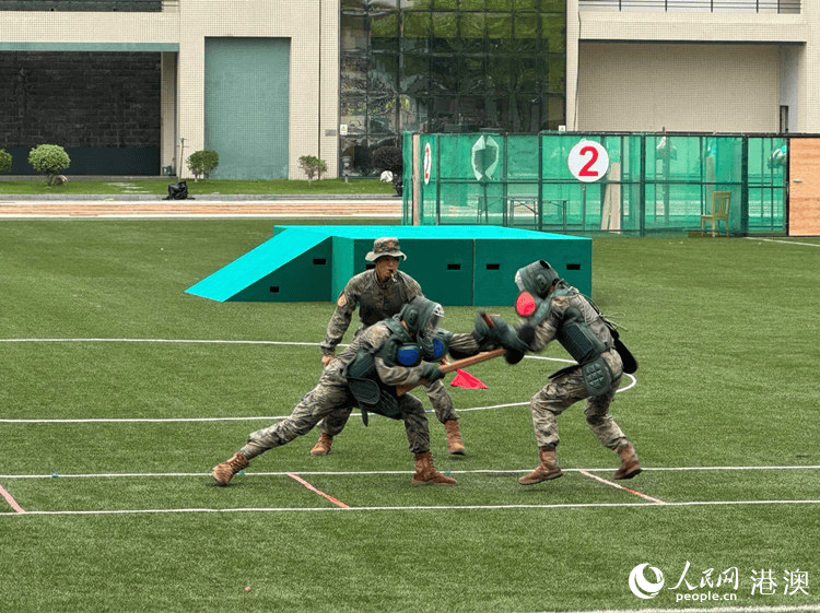 解放军驻澳门部队举行第十八次军营开放活动_军事