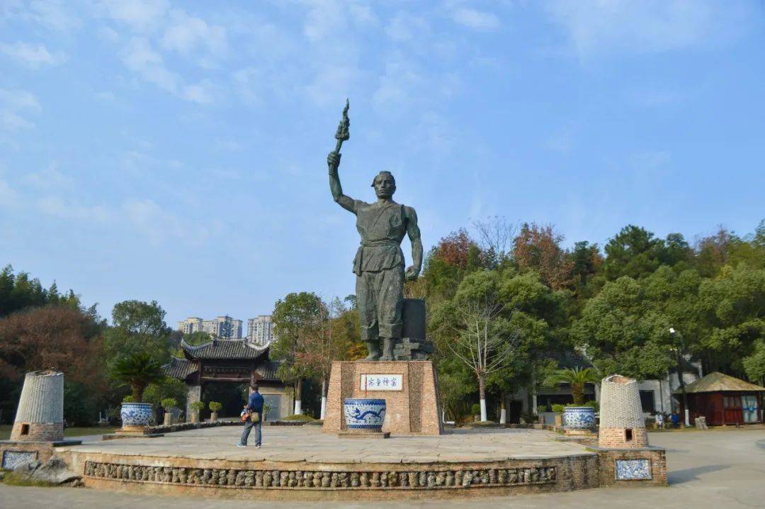 景点:滕王阁,南昌八一起义纪念馆,绳金塔,南昌汉代海昏侯国遗址公园