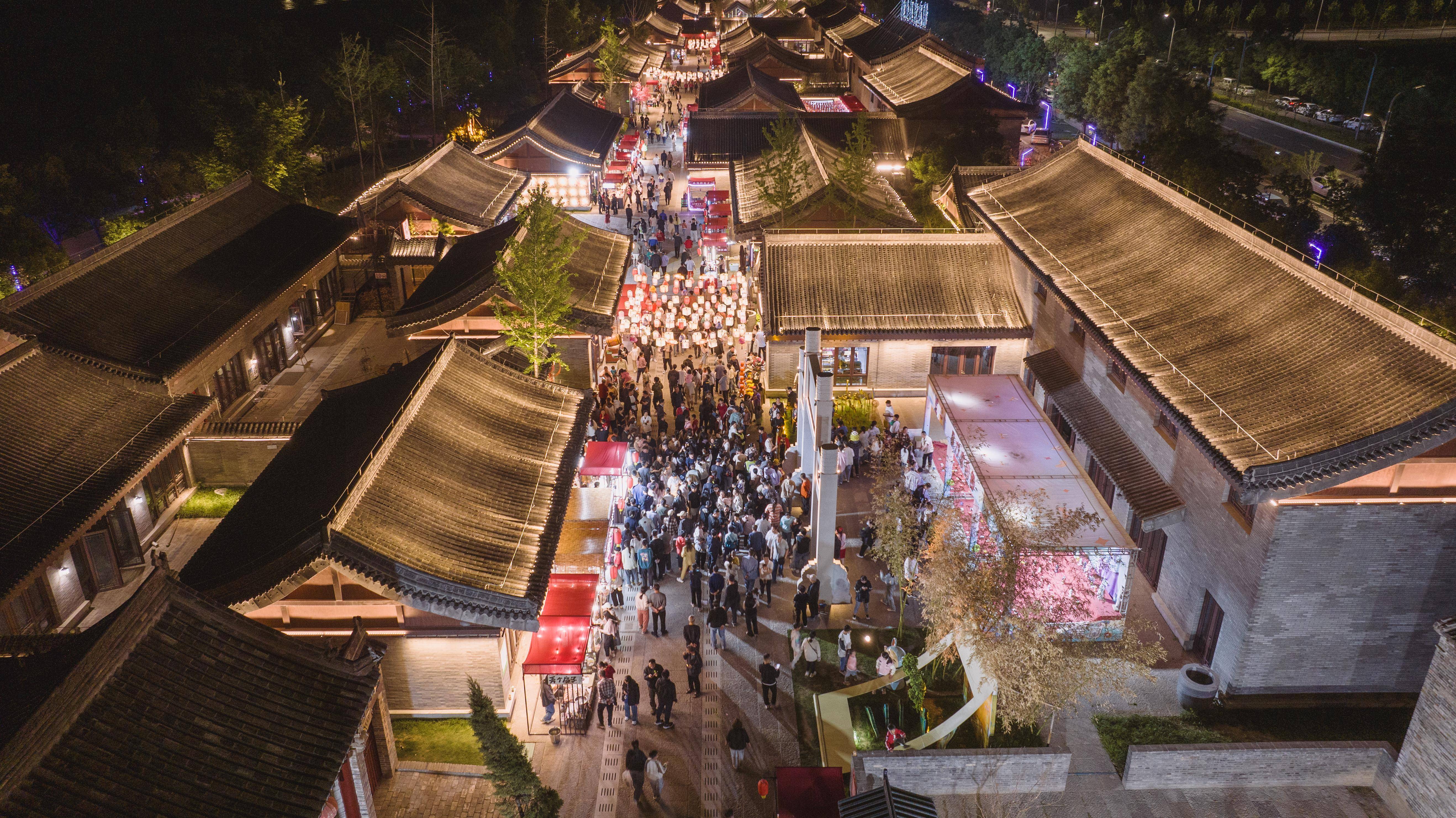 "穿越"时光梦回唐宋繁华焦作市恩州驿古街"五一"刮起"国潮风"