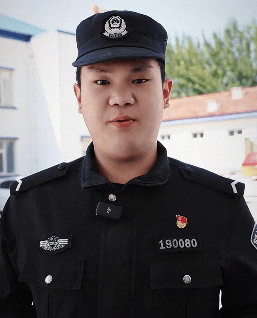 有少年放肆无畏的梦想,和成年掷地有声的担当.青年何为?是一抹藏