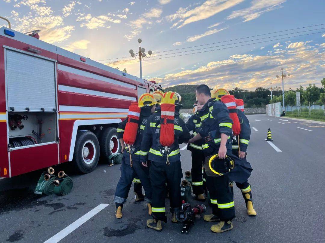 蓝朋友圈丨当"五四"遇见"消防"是火热青春的模样