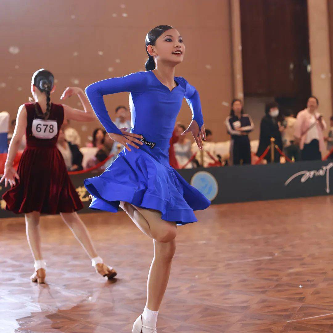 佳木斯代表队在中国·黑龙江第二届"舒昂杯"体育舞蹈