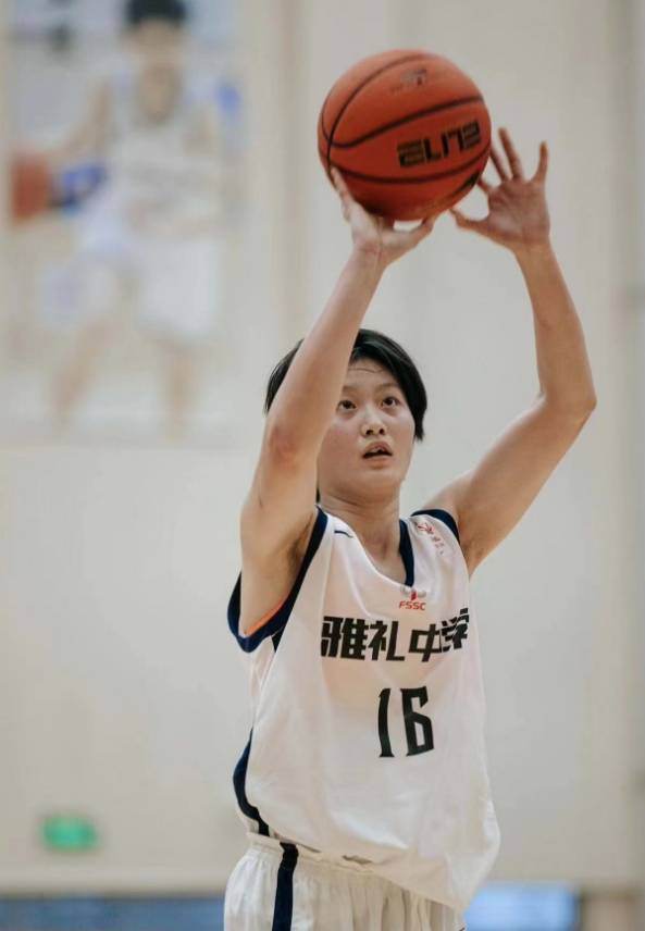 给中国篮球递纸条丨国画8级选手是女篮冠军：篮球和阅读给了我双重力量-篮球明星简笔画大全 头像
