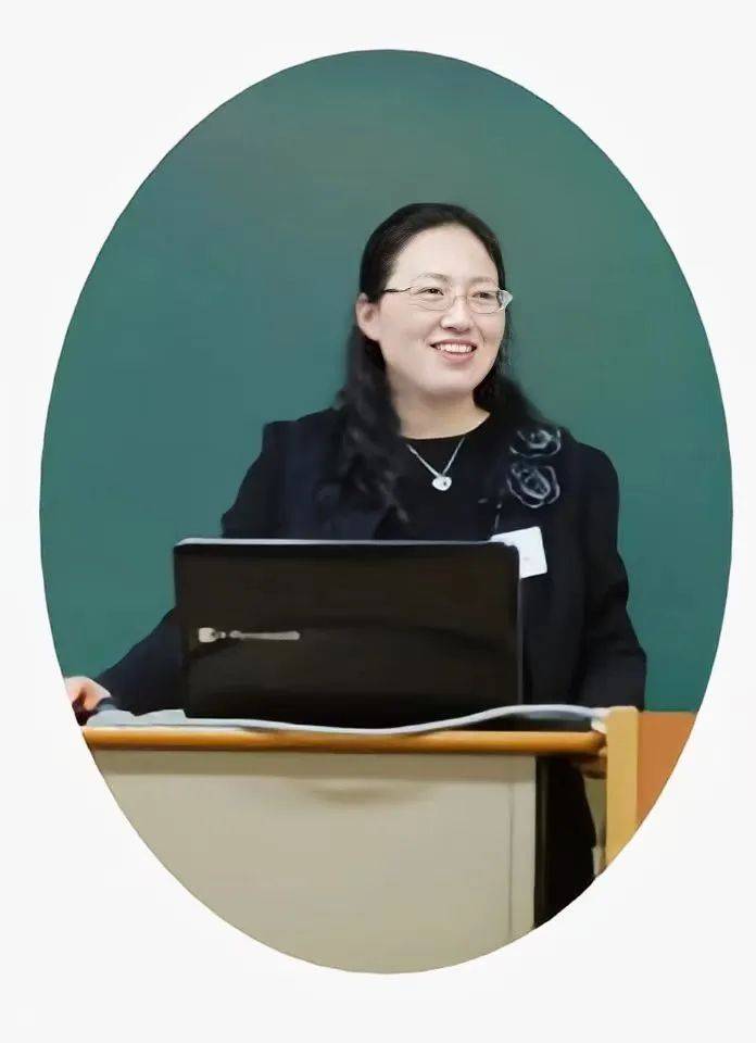 戴莹莹:文学博士,历史学博士后,四川大学文学与新闻学院副教授,教育