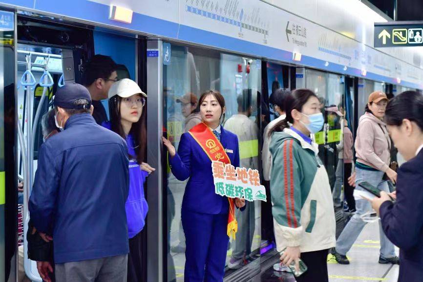 青岛地铁假期客流创新高 延展轨道上的魅力青岛