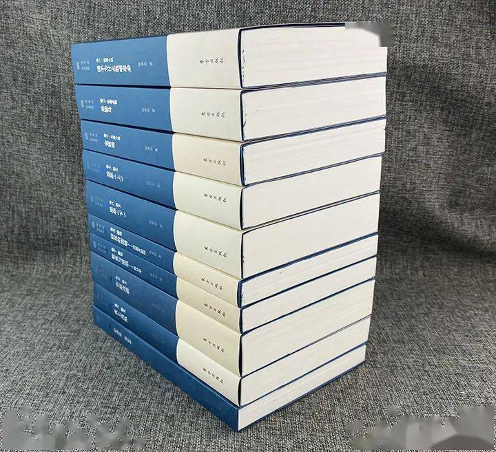 这套书30斤,问问书架再买!