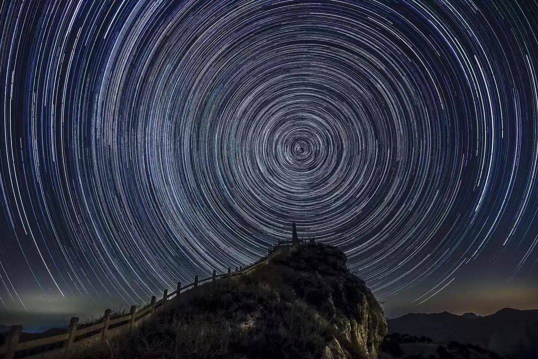 【摄影讲评】星轨拍摄-器材的准备和参数设置 第2602讲?