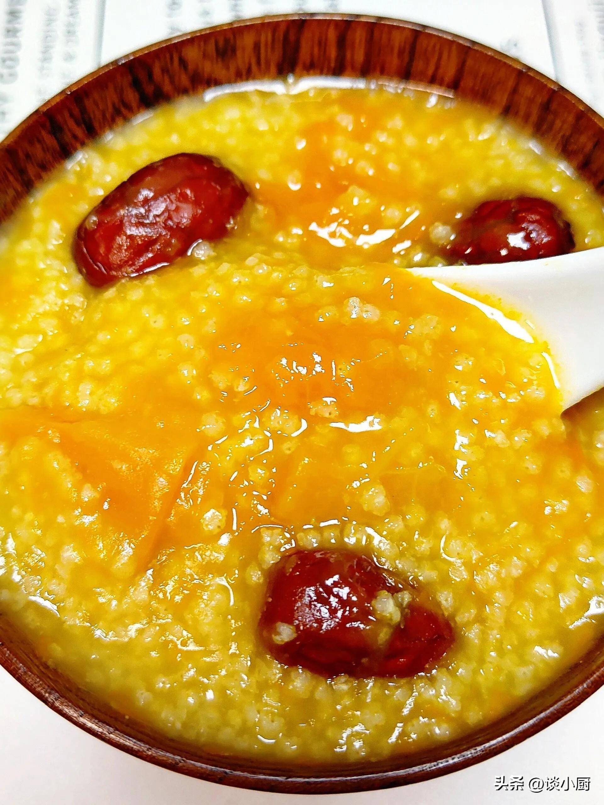 6.南瓜小米粥5.芹菜炒牛肉4.番茄肉片汤3.酒酿红豆丸子2.红糖姜枣茶1.