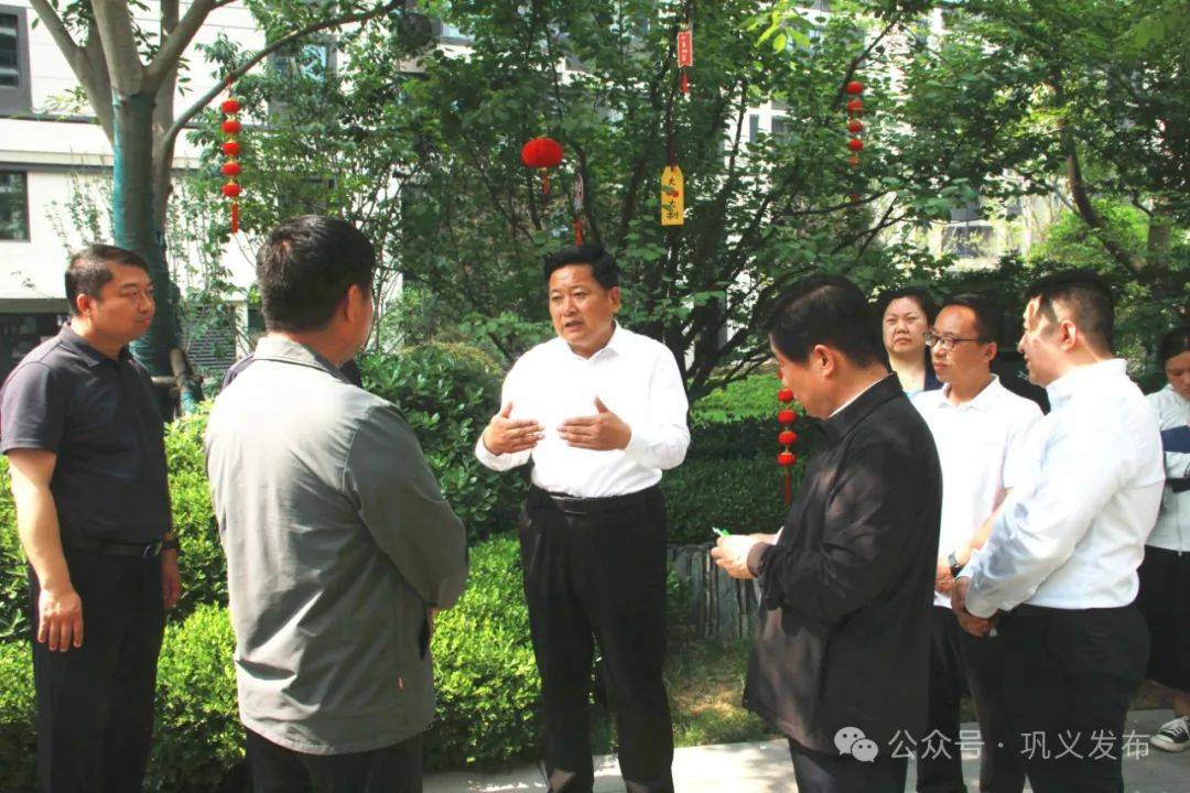 5月9日,市委书记袁聚平带领相关部门负责同志,到商都河洛阜园调研房