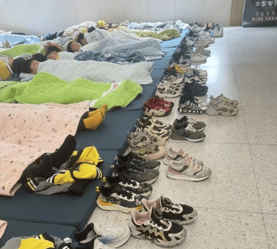 午休"躺平"!萧山这些学校动用了"午睡神器",孩子们睡得怎么样?