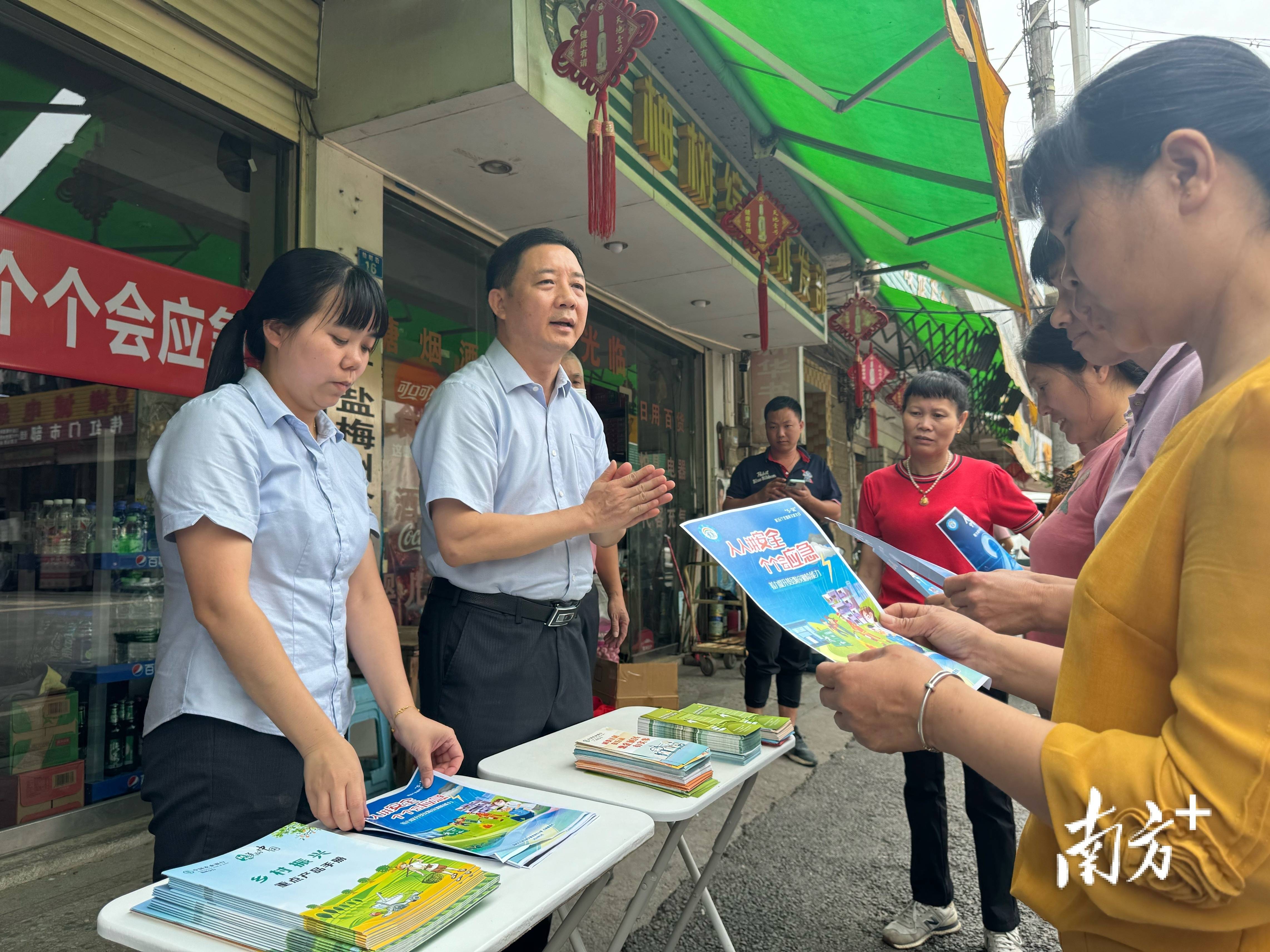 怎么入行信息咨询业务（信息咨询公司靠什么赚钱） 怎么入行信息咨询业务（信息咨询公司靠什么赢利
）《信息咨询公司如何赚钱》 信息咨询