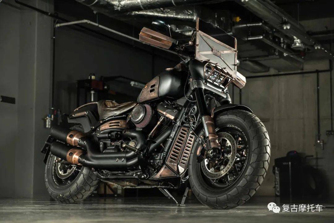 在《疯狂的麦克斯(mad max)》系列的电影中,所有车辆是用世界末日后