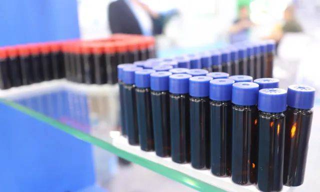 资料显示,上海莱士是一家血液制品大型生产企业,专业从事血液制品