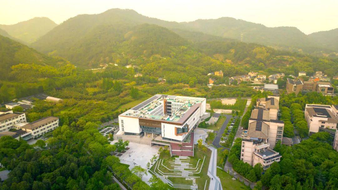 🥬🥦🫛🪴_绿色_校园_初夏