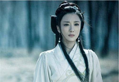 她曾是"古装第一美人",被狗咬毁容后,40岁靠演恶毒女配翻身_李依晓