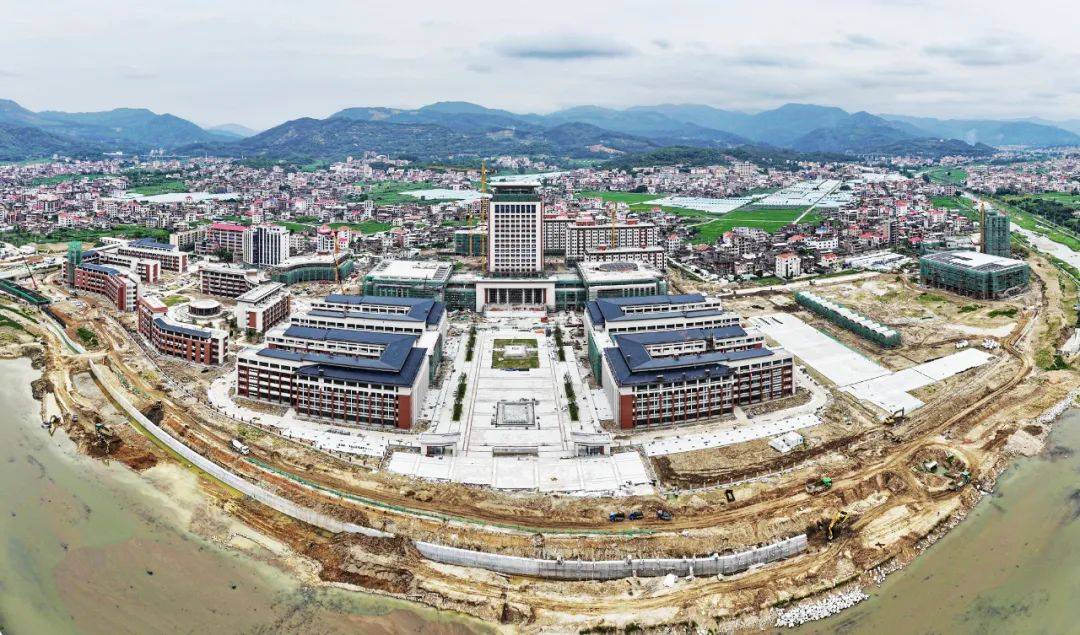 5月4日,福建省重点民生工程项目——泉州医学高等专科学校南安校区