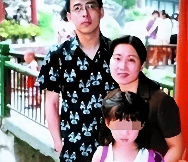 抹黑抗疫!央视名嘴阿丘却让中国向世界道歉,白岩松的痛批太解气