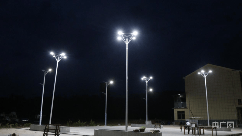 浮梁:"暖心灯"照亮群众"幸福路"_路灯_社区_王港乡