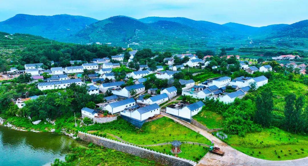 89亿元.全镇28家规上工业企业和19个技改项目顺利建设.