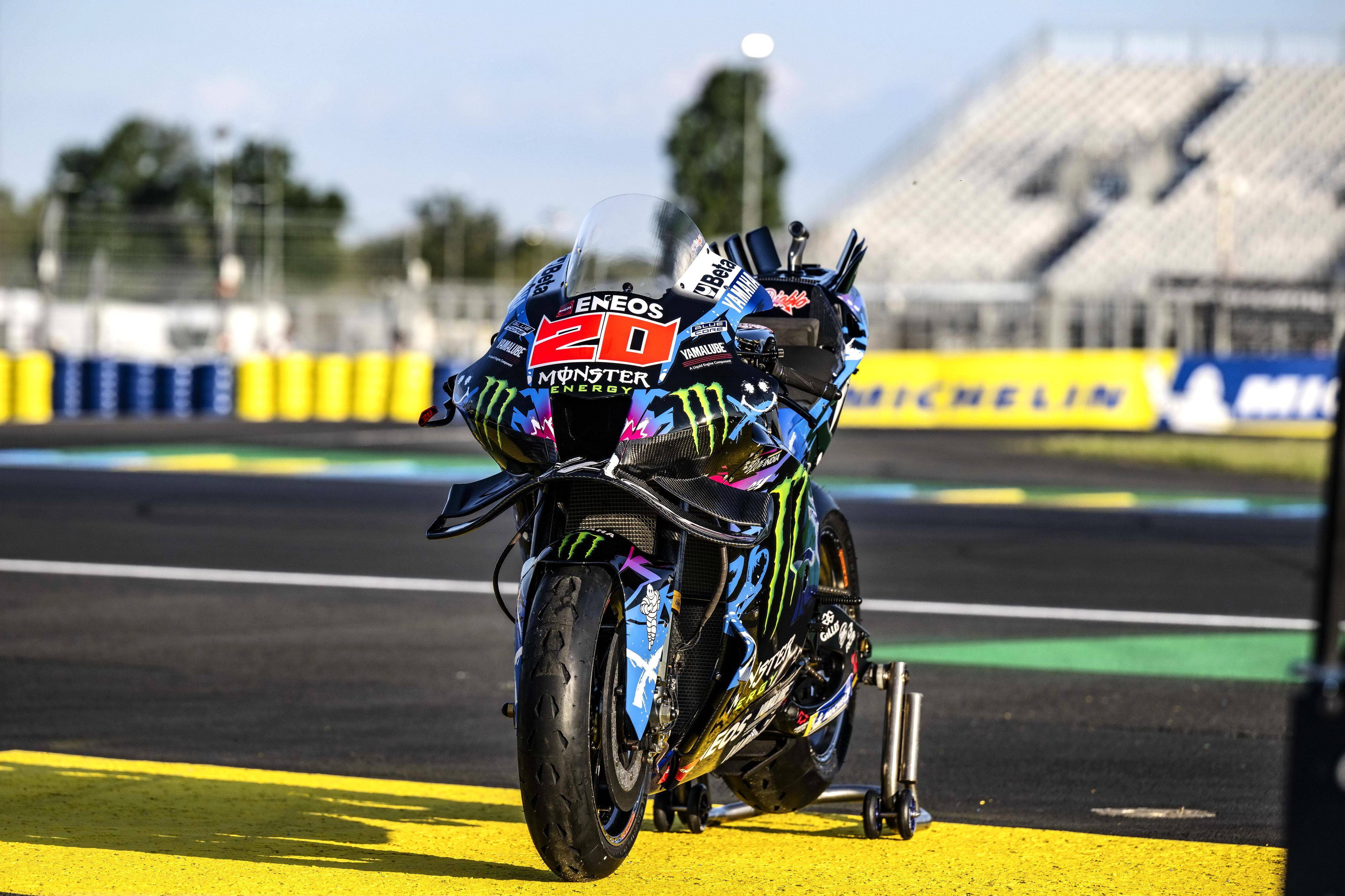 2024 motogp 法国站:夸塔拉罗和 yzr-m1 的特别图案