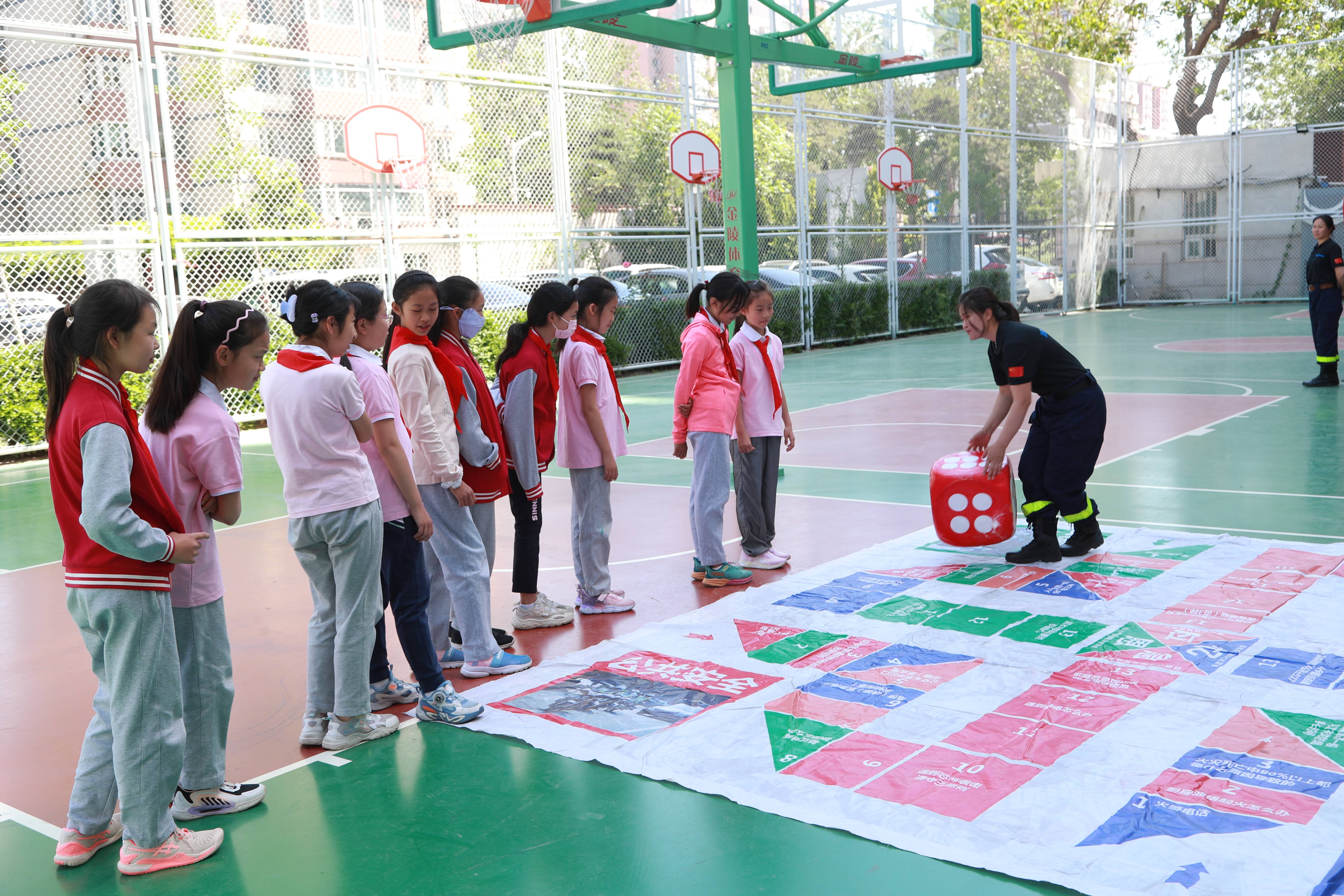 徐州市八里中心小学图片