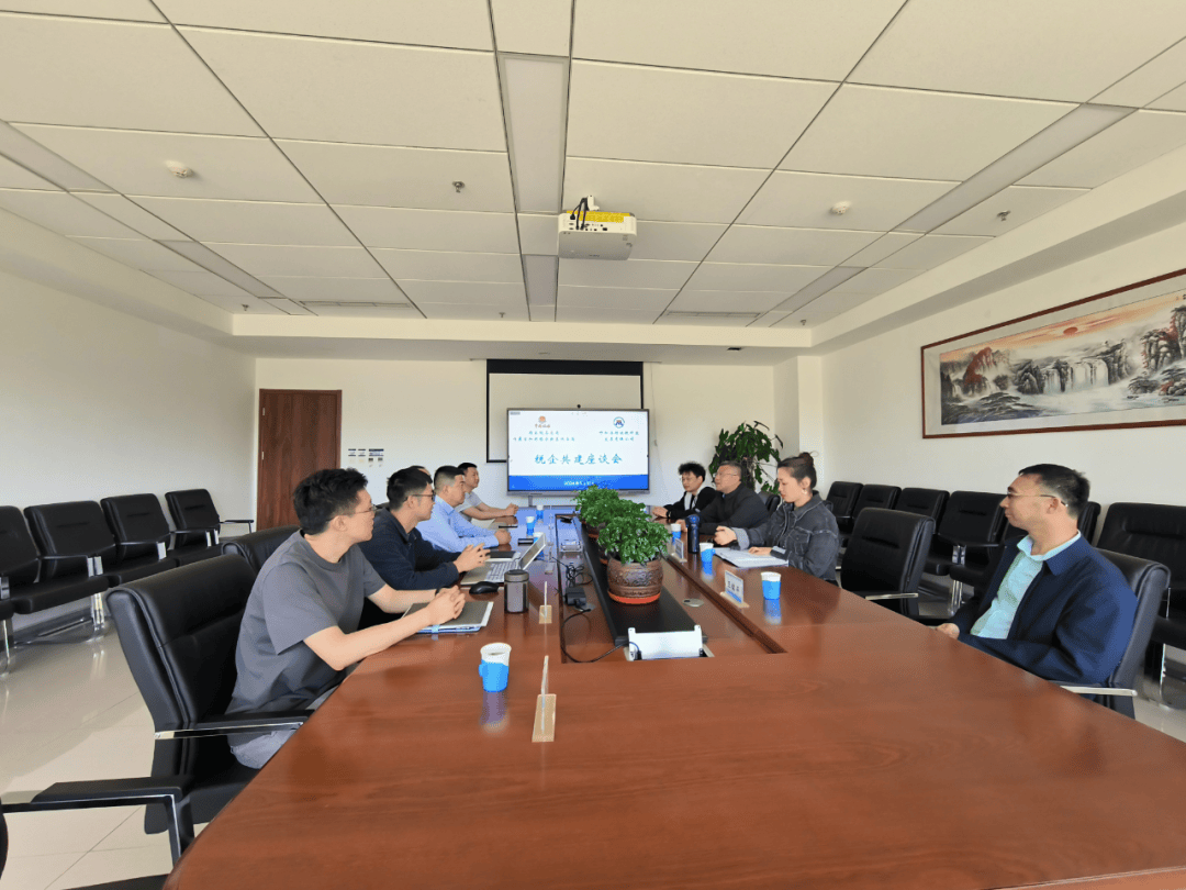 市交通集团地铁科技公司邀请和林格尔新区税务局到司进行业务指导
