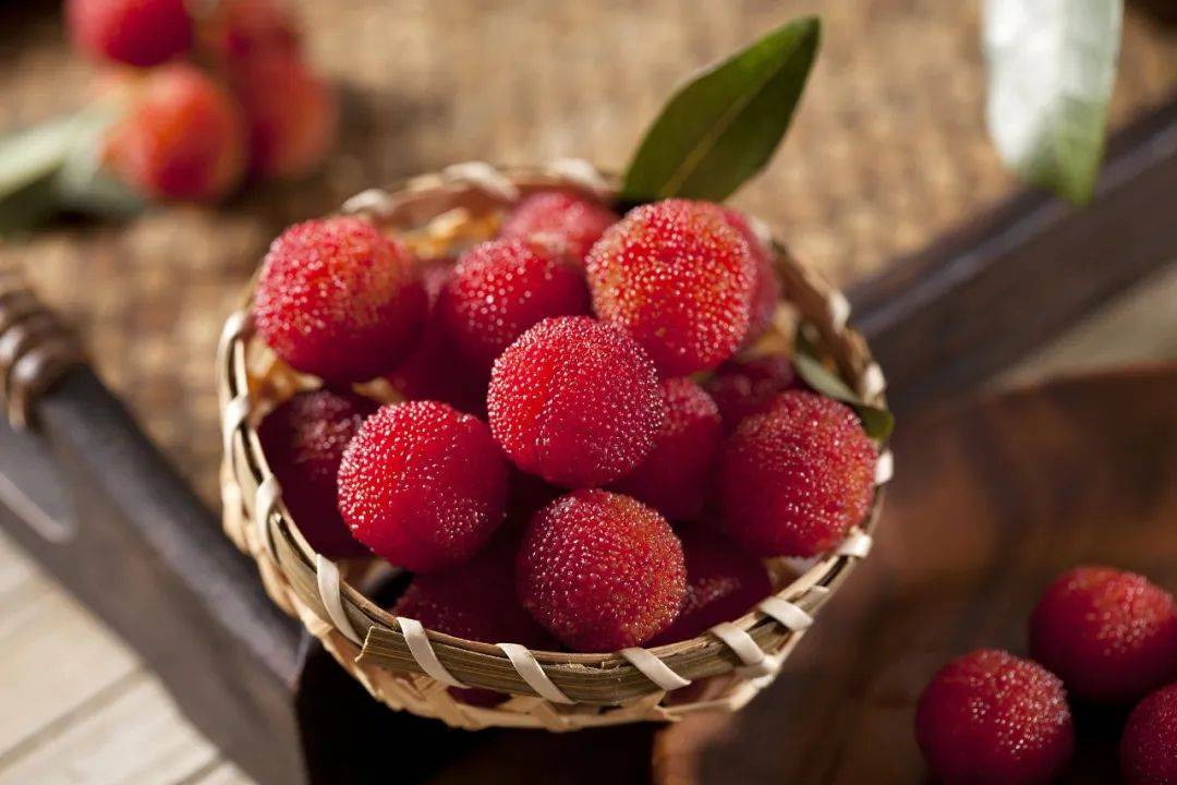 杨梅好看也好吃,但总是会遇到些小问题,比如"掉色""有小虫子",特别是