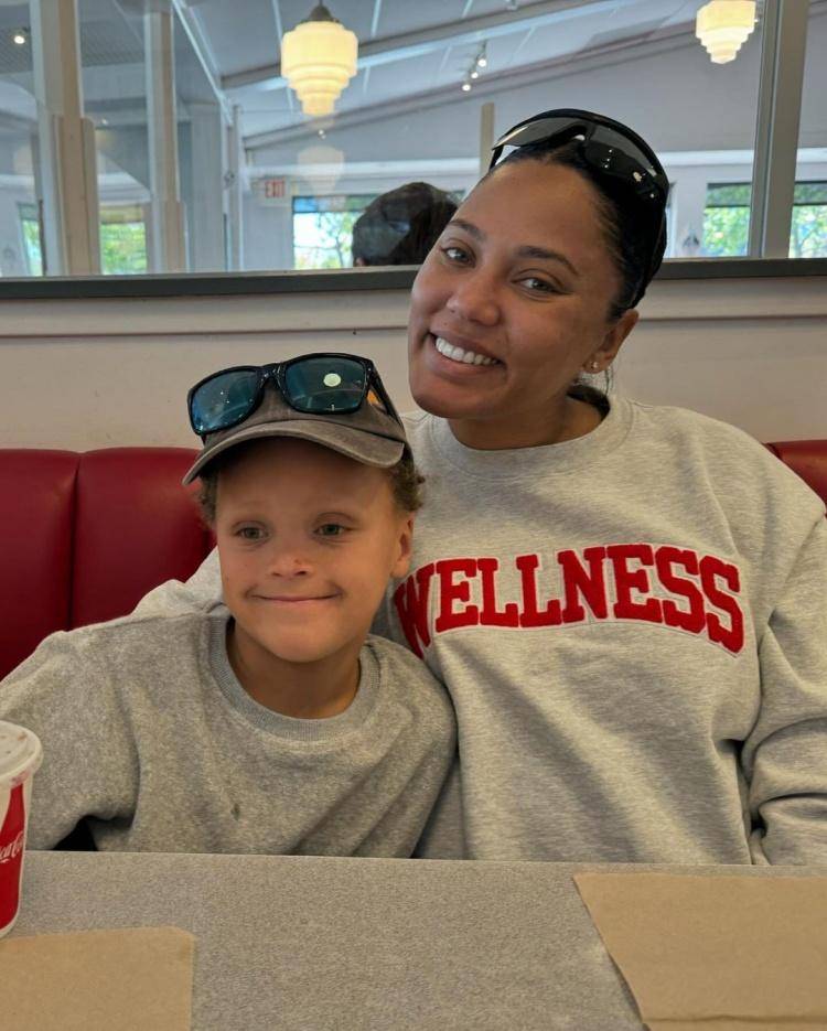 库里母亲节表白阿耶莎:永远感激能和你一起踏上为人父母的旅程