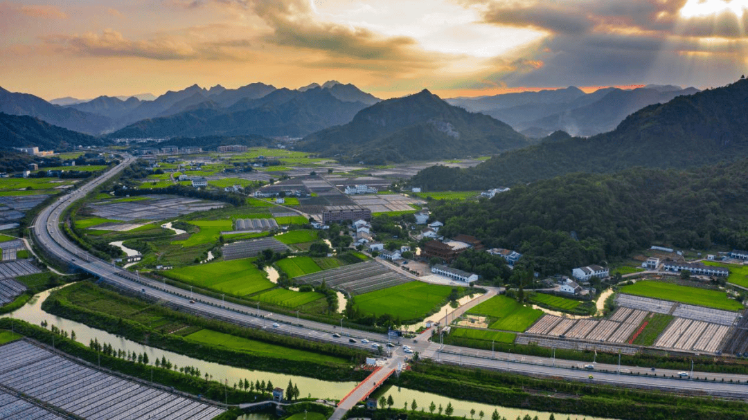 通过近六年努力,串点成线,以线带面,温州创建培育"乡贤助乡兴"基地136