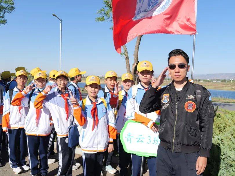 "初"心如磐 奋楫笃行 | 呼市一中初中部举行"青春