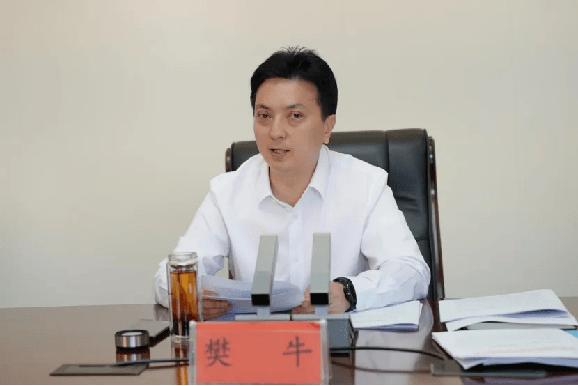 区领导郭炜,王龙,李超,崔荣克,郭存,梁江,曹军,李清波等出席,陈发祥