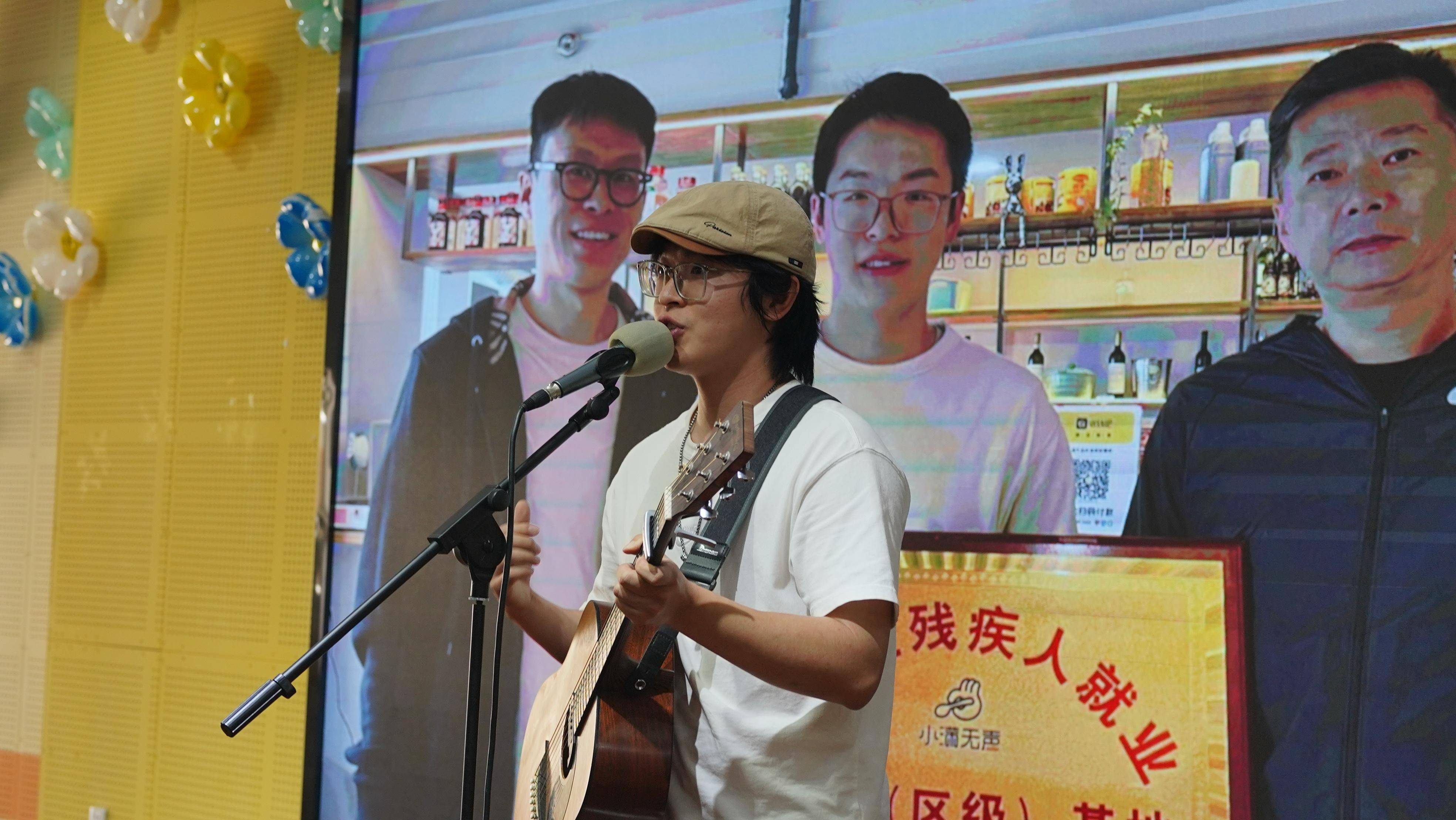 "漫步成都街头99金牛区特殊艺术表演"启动