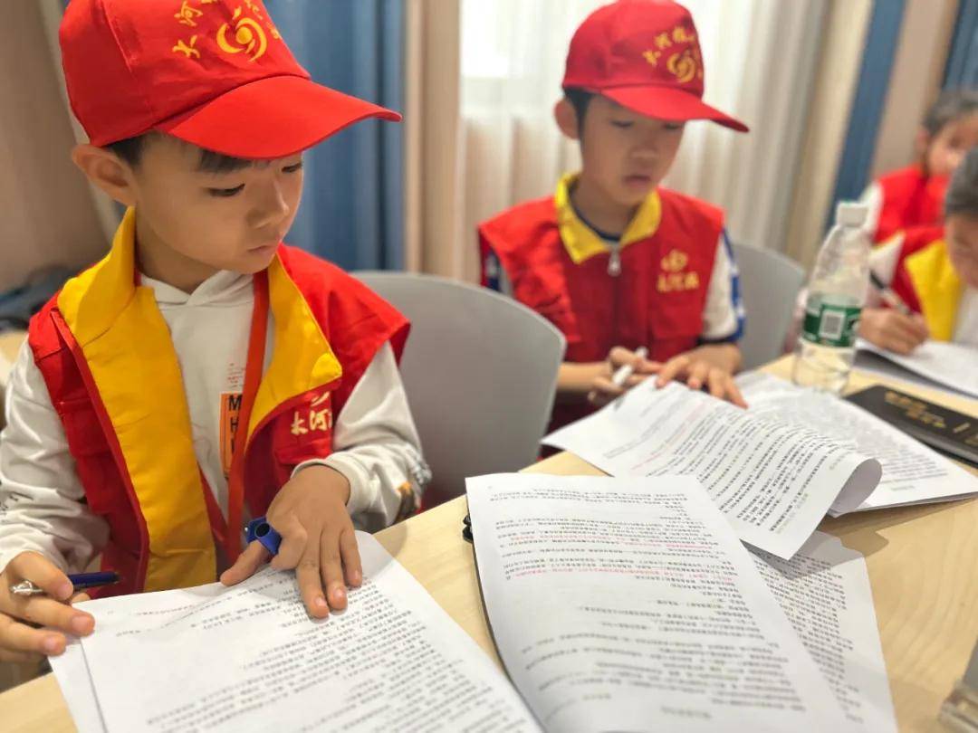 体验"小小火车司机",走进可口可乐工厂,探秘"天外来客"…小记者一周