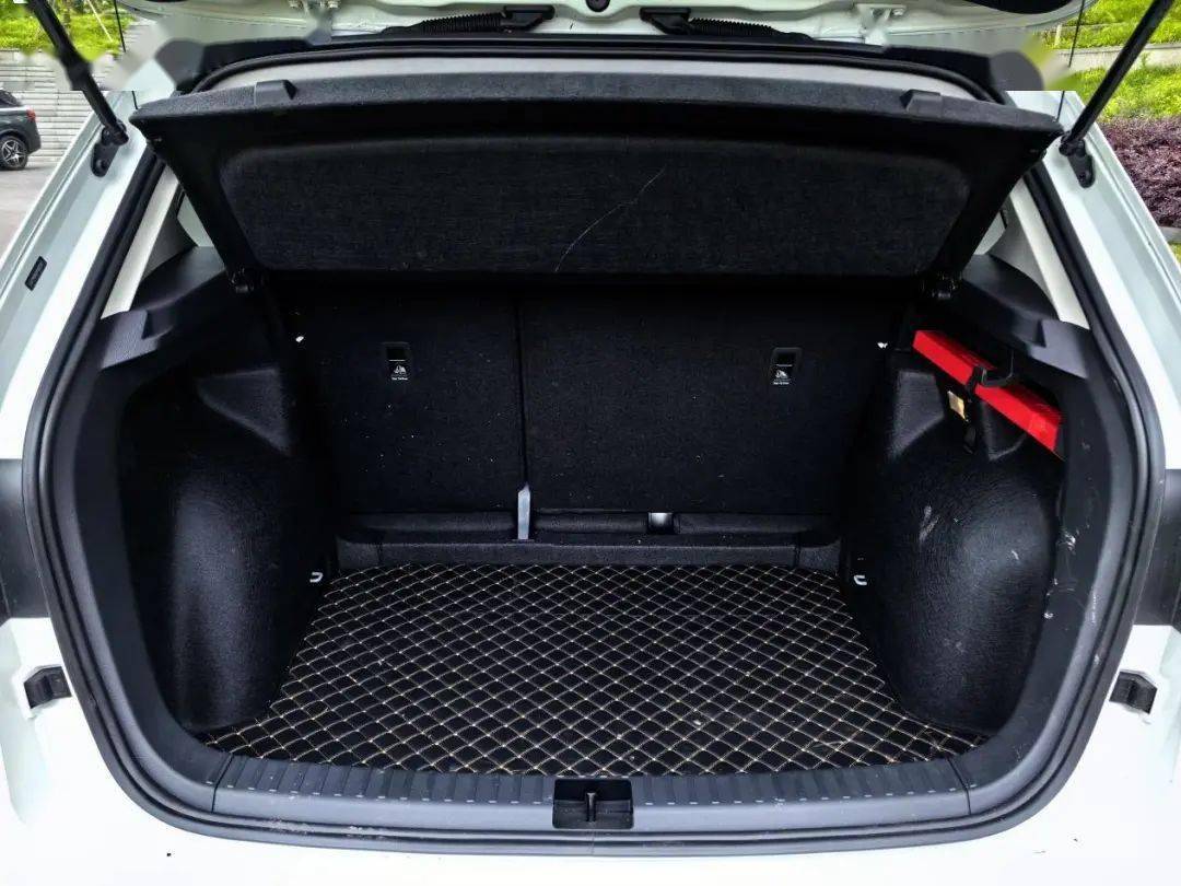 蓝电e5荣耀版对比大众途岳:自主,合资差距这么大?