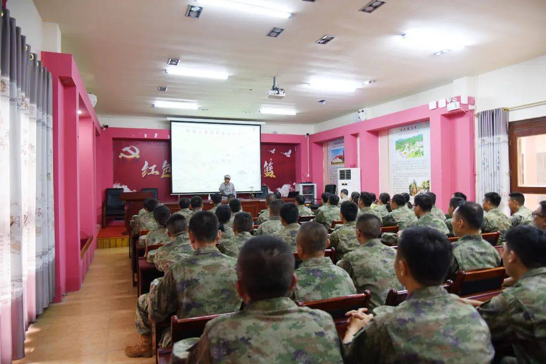 海南省军区组织2024年度专武干部集训队开展爱国主义教育