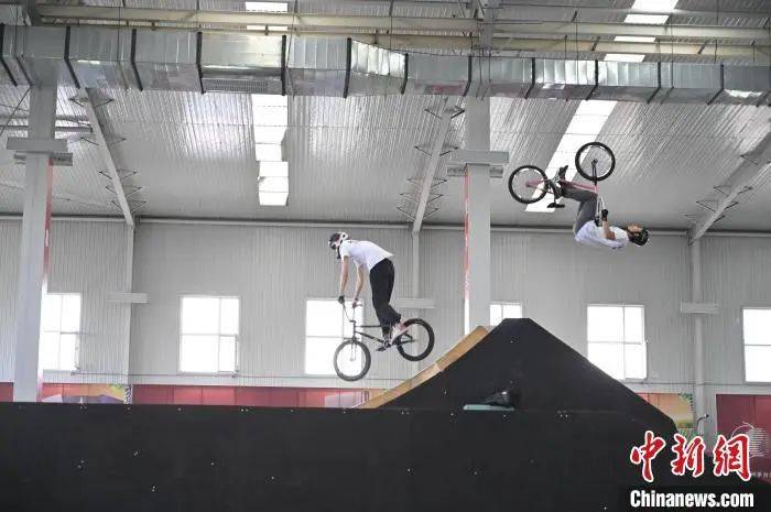 【央媒瞰昌黎】自由式小轮车少年河北昌黎激情训练
