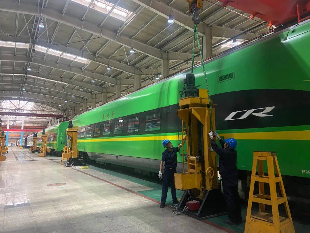 "绿巨人"载客以来首次实施深度大修