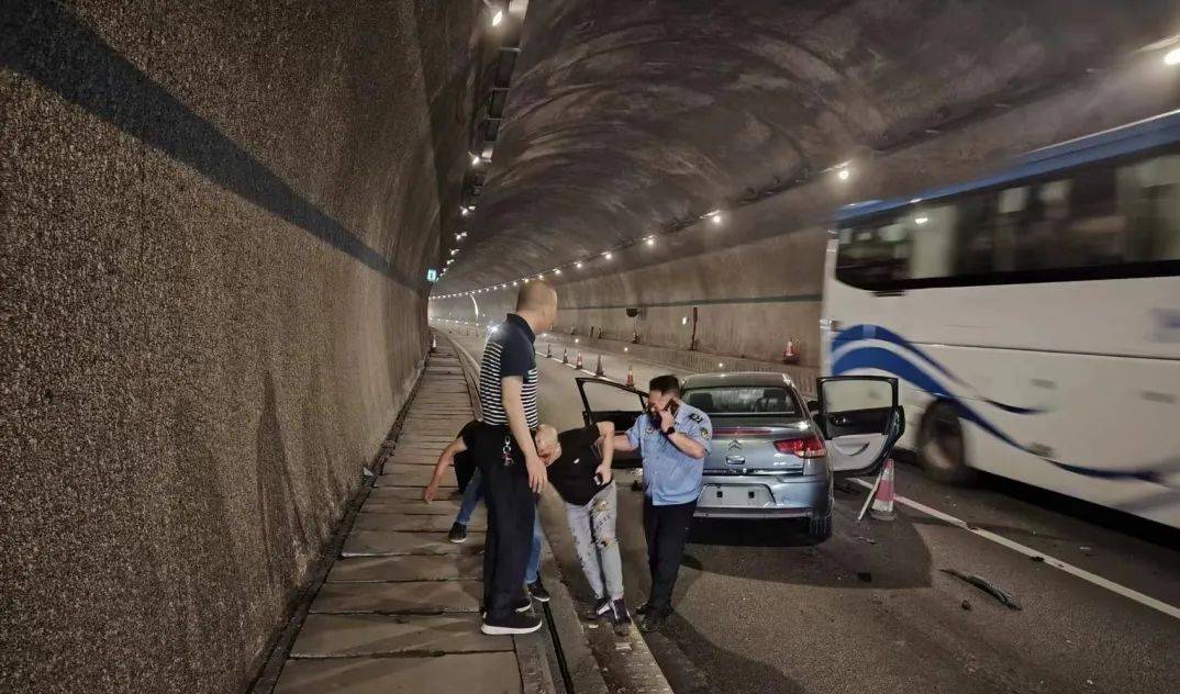 李富强说:"当天几人是前往清塘铺镇处理一起林地违法图斑整治案件