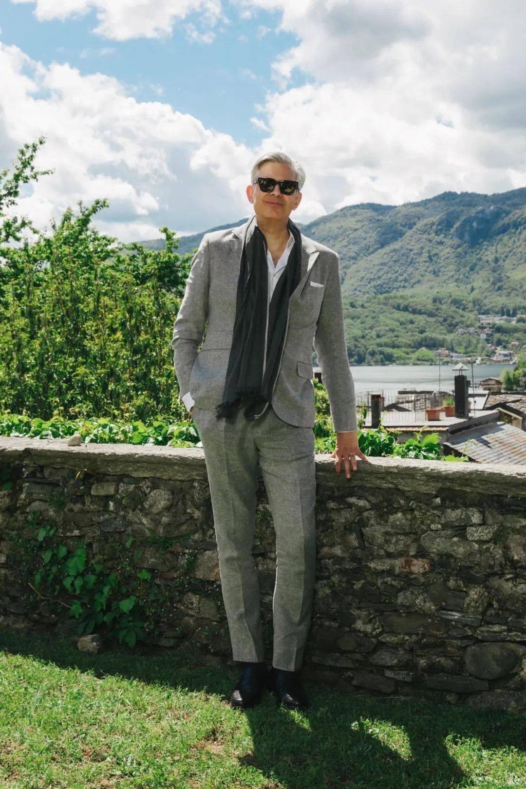 mytheresa: 奢侈品电商玩家的最后坚守者