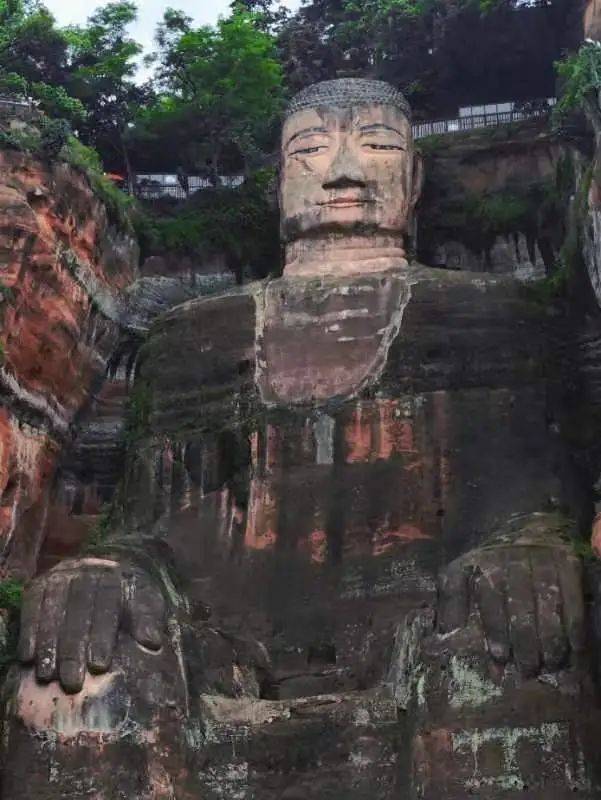 leshan giant buddha乐山大佛最后是水路 陆路:码头—巨型睡佛—九龙