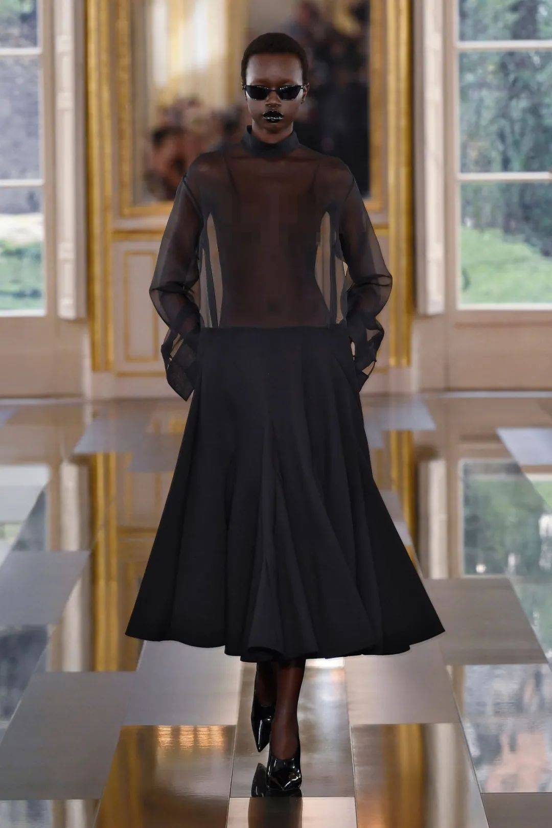 "黑色视角" valentino 2024 秋冬成衣系列_春夏_高定_share