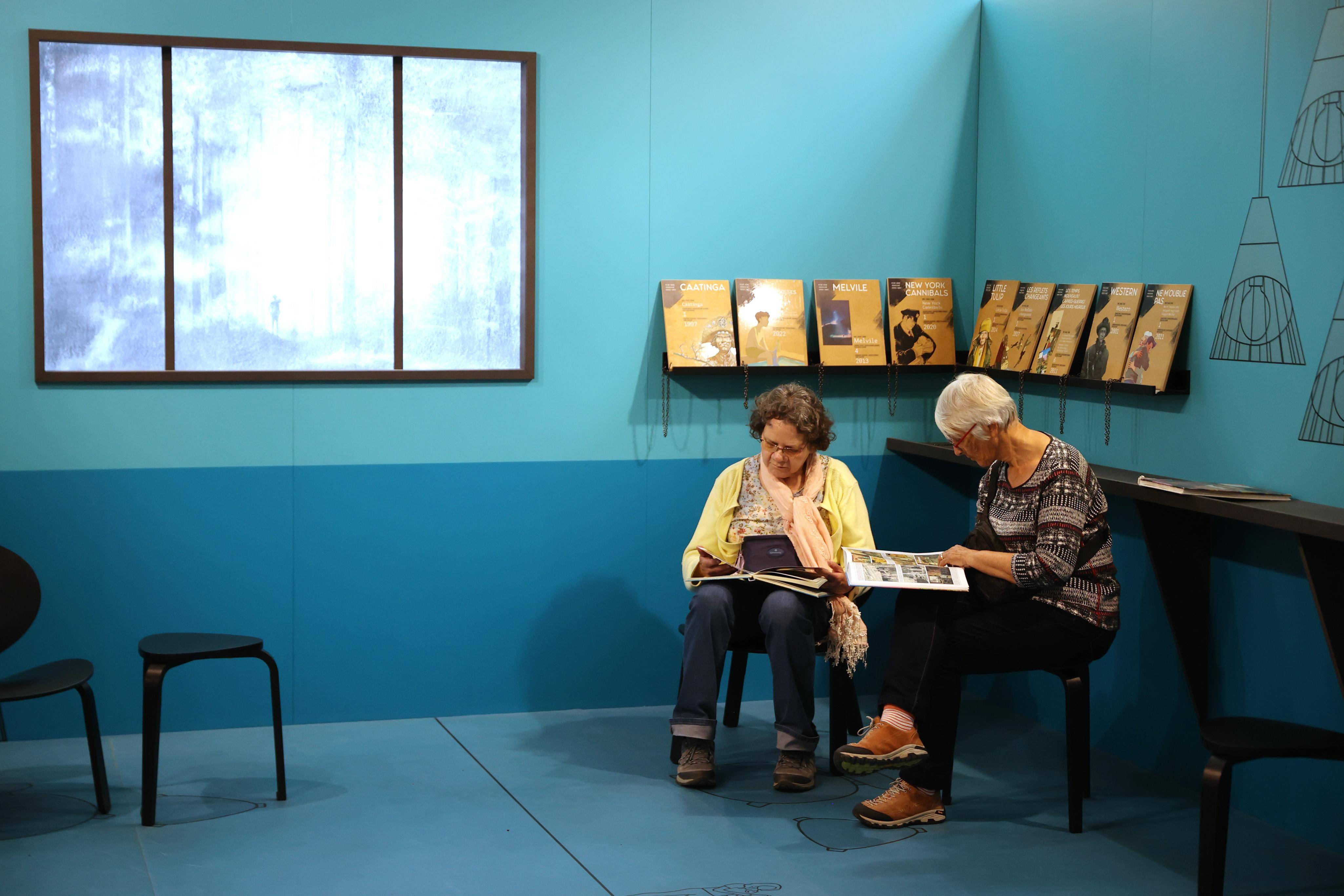 探访比利时布鲁塞尔漫画博物馆_新华社_赵丁喆_蓝精灵