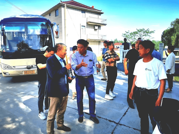 兴化市政协委员戴南履职小组议事协商到现场