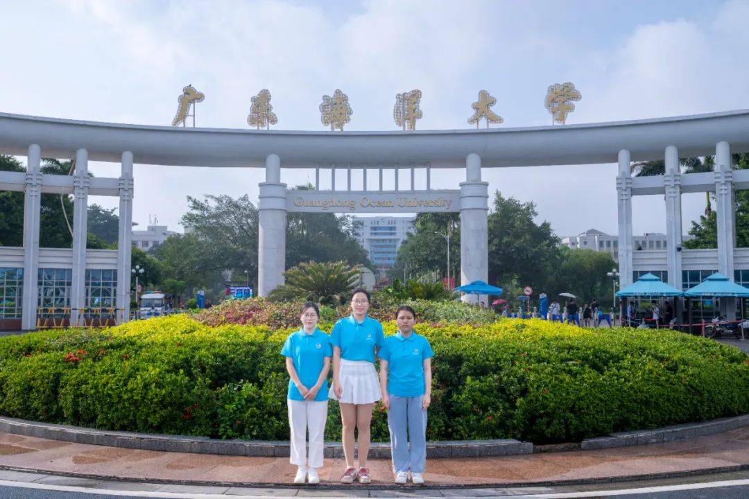 队名:海之梦队队员:赵慧茹,温爱丽,罗宇珊参赛宣言:向海之蓝,海纳