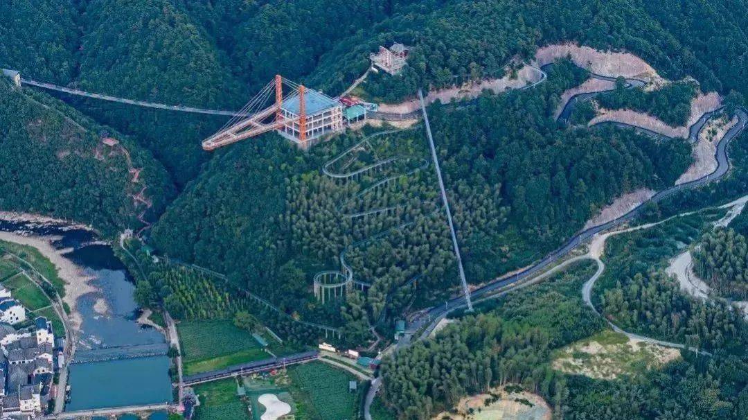 浦江县大畈乡上河村中国诗人小镇向所有游客提供半价优惠.